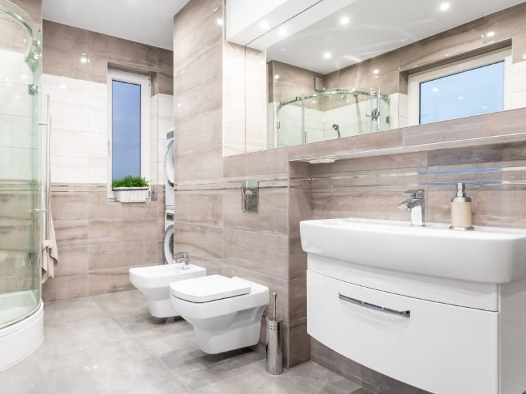 Bathroom Remodeling Essentials: From Luxurious to Functional Designs